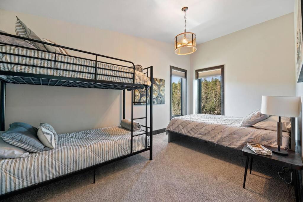 Altitude Adjustment- Panoramic Views, Sleeps 12 Villa Lead Exterior photo
